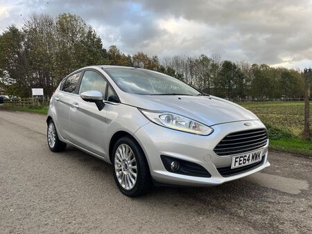 FORD FIESTA 1.5 TDCi Titanium Euro 5 5dr