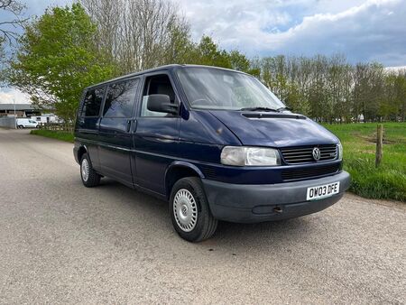 VOLKSWAGEN CARAVELLE 2.5 TD Bus 5dr (LWB, 9 Seats)