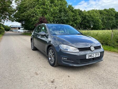 VOLKSWAGEN GOLF 1.6 TDI BlueMotion Tech SE Euro 5 (s/s) 5dr